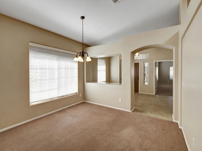 Building Photo - 3 bd 2 bth 2120 sq ft in stonehaven in sco...