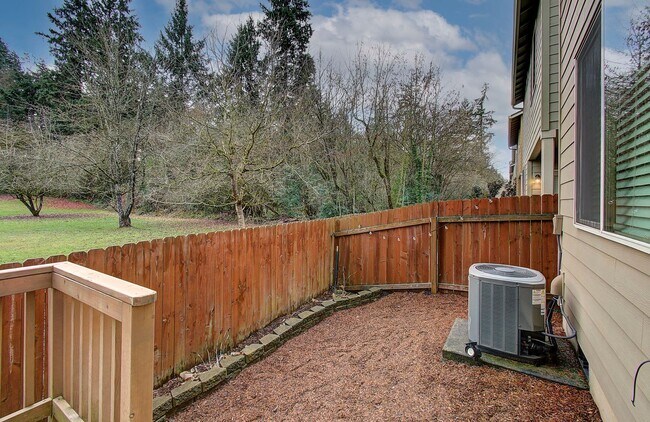 Building Photo - Charming 4 bd 2.5 ba Vancouver Home - Available Now!