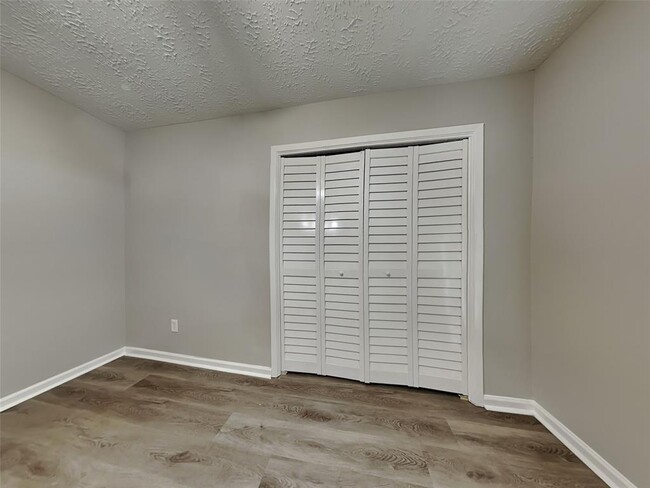 Building Photo - 7047 Rockergate Dr