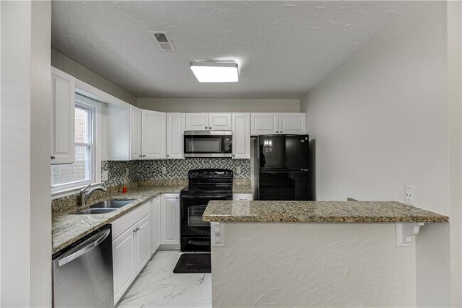 Building Photo - 3519 Nutmeg Dr