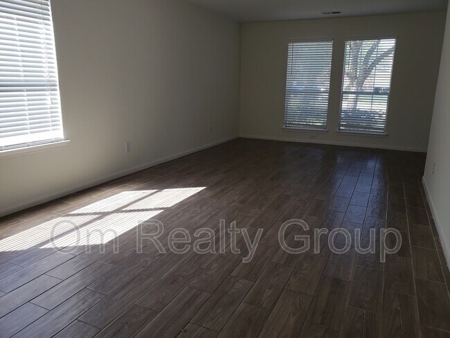 Building Photo - 6655 Stonefort Ct