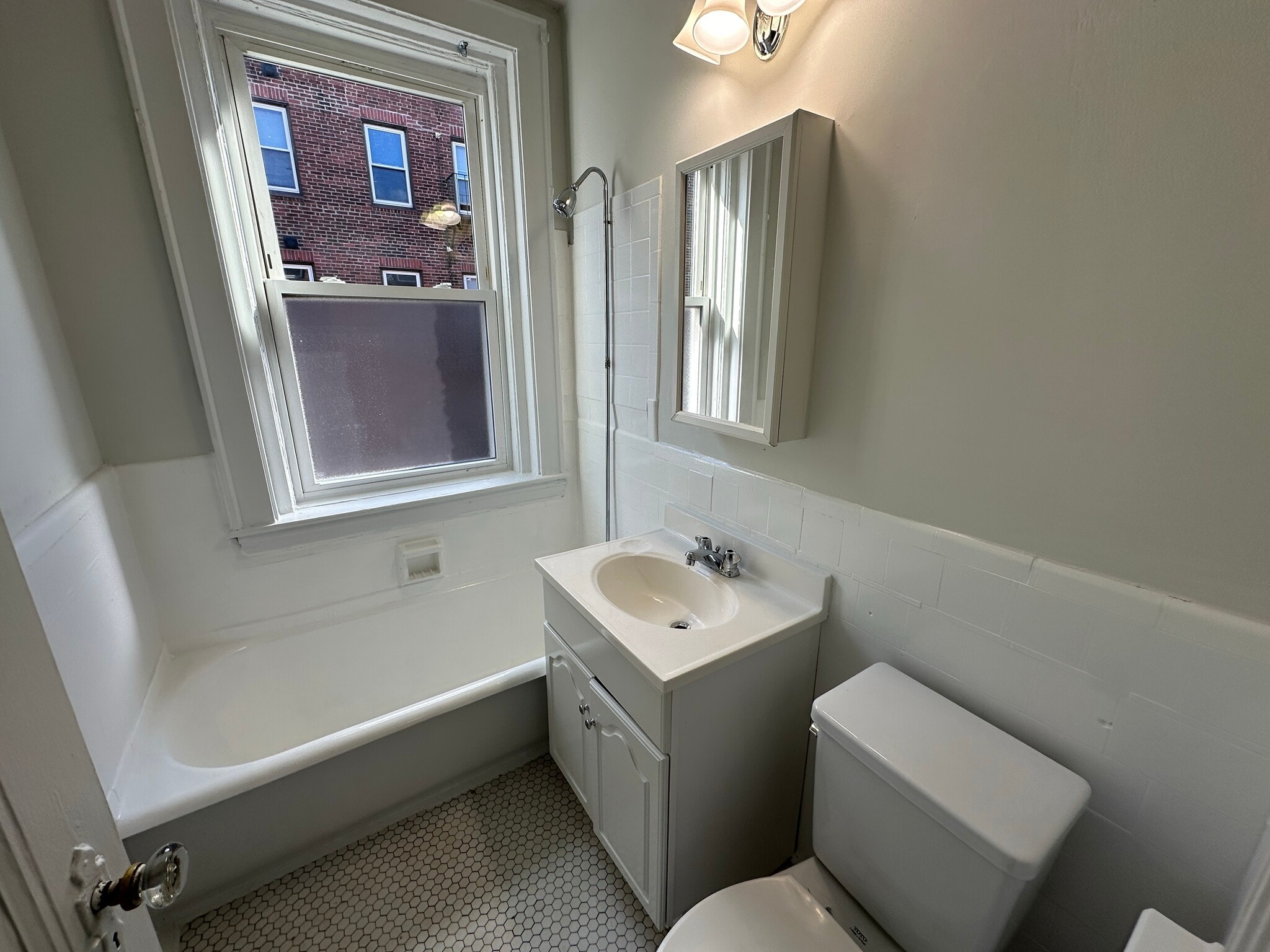 Building Photo - 130 Highland Ave