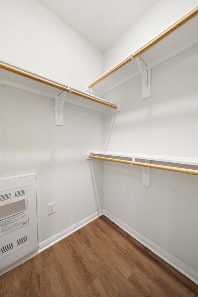 Building Photo - 17000 Bissonnet St