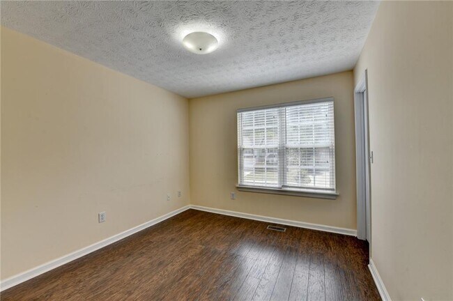 Building Photo - 3380 McClure Woods Dr