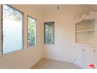 Building Photo - 8434 Blackburn Ave