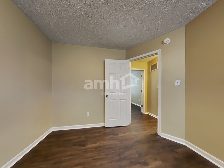 Building Photo - 6351 Hollingsworth Dr