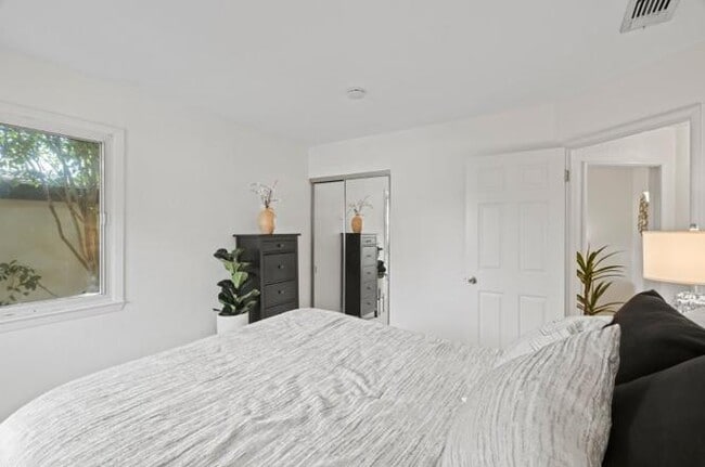 Building Photo - 1813 Beech St