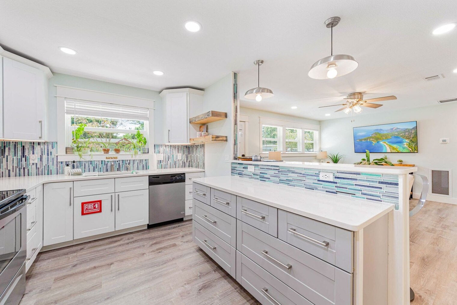 Building Photo - 22 Waynel Cir SE