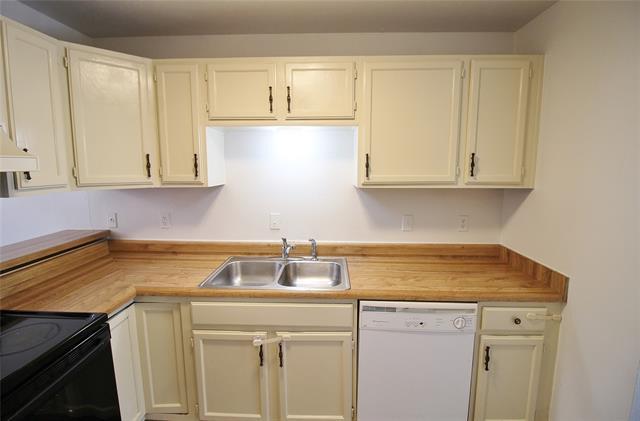 Building Photo - 1406 Butterfield Dr