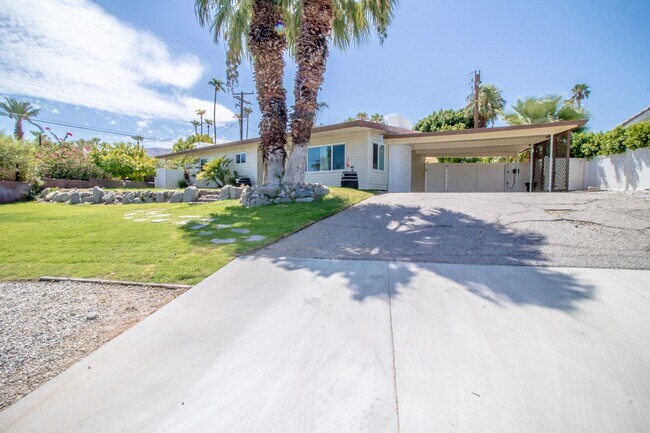 Building Photo - Spacious 2-Bedroom Home with Private Pool & Office In the Cove!