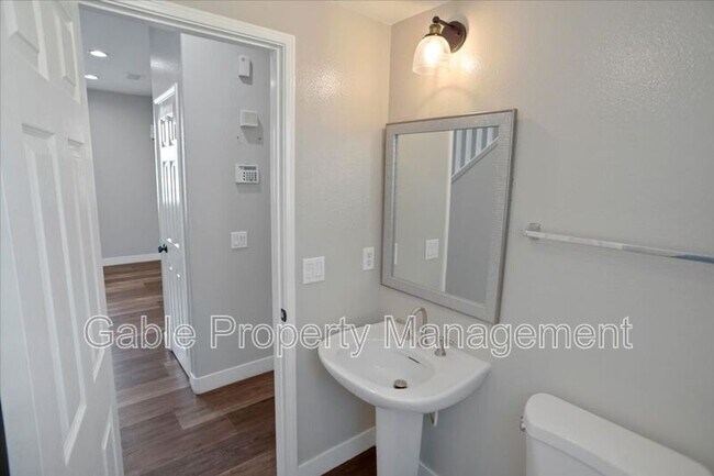 Building Photo - 24622 Montevista Cir