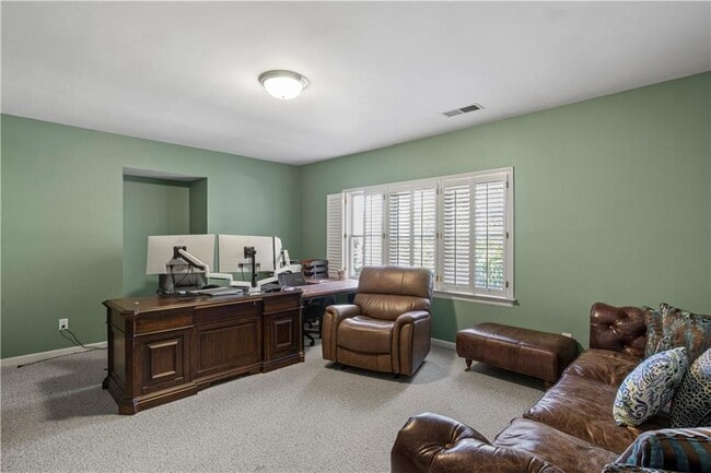 Building Photo - 5685 Lake Manor Trce