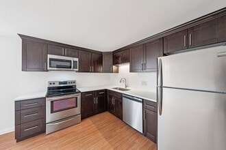 Building Photo - 4 Losson Garden Dr