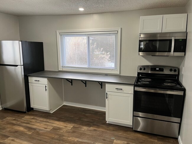 Building Photo - 1709 Cherry Way
