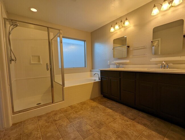 Building Photo - 7760 Floral Fabric Ct