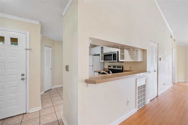 Building Photo - 967 Coral Club Dr