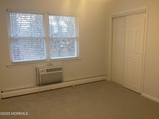 Building Photo - 25 King James Ln