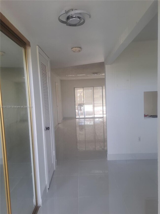 Building Photo - 8225 Sunrise Lakes Blvd