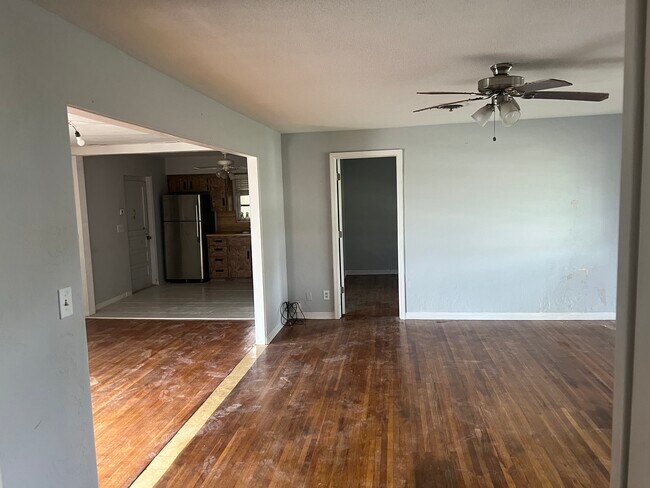 Building Photo - 2326 Cres Ridge Rd