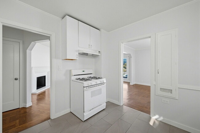 Building Photo - 4439 Kirkham St