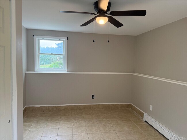 Building Photo - 377 NY-284