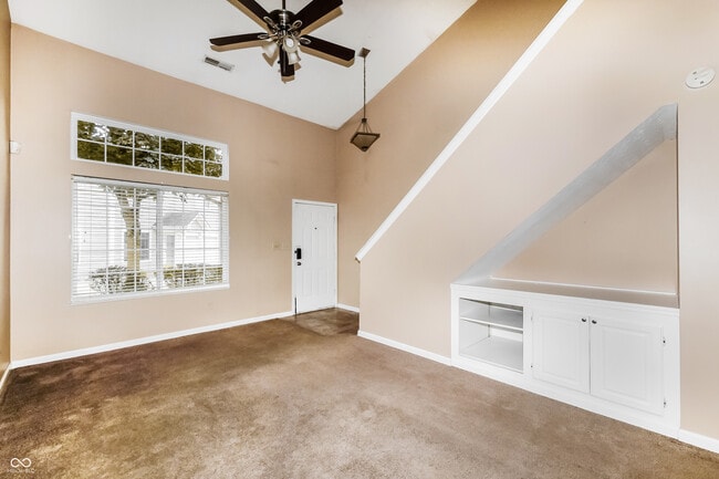Building Photo - 2525 Grand Fir Dr