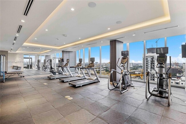 Building Photo - 1010 SW 2nd Ave