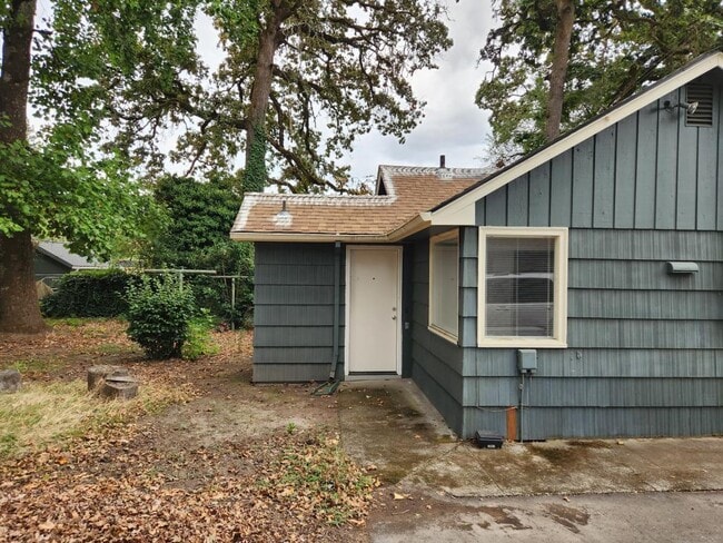 Building Photo - 16350 SE Vineyard Ln
