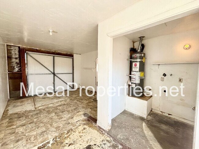 Building Photo - 16142 Orange St