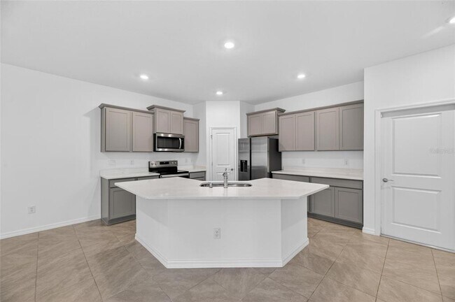 Building Photo - 2425 Bending Bonsai Dr