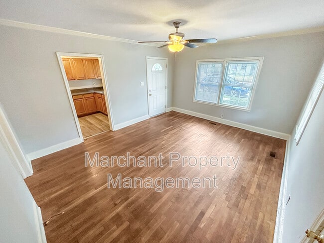 Building Photo - 667 Ravenel St