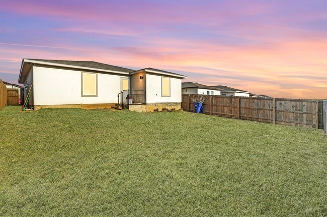 Building Photo - 5112 Anacahuita Dr