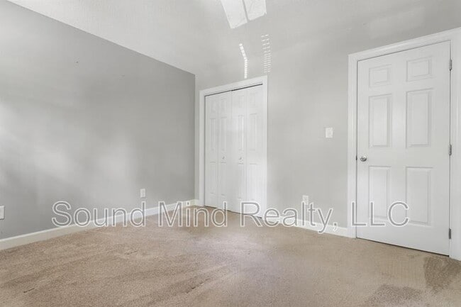 Building Photo - 112 Lomond Ln