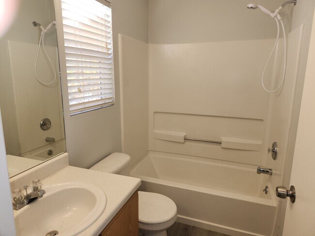 Building Photo - Ridgeview @ Stetson Hills- Newly remodeled 3 bedroom
