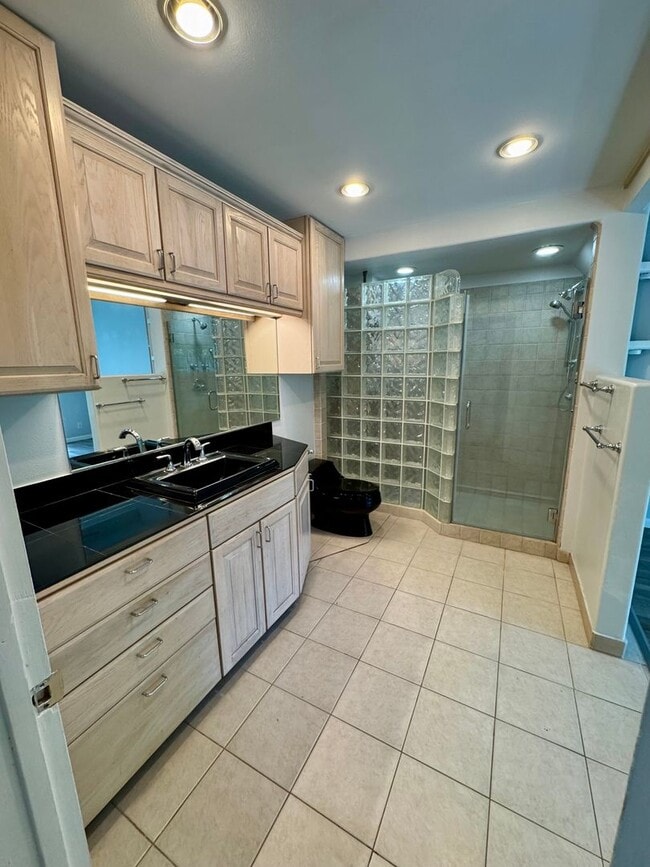Building Photo - 3/2/2 Townhome at Village Green