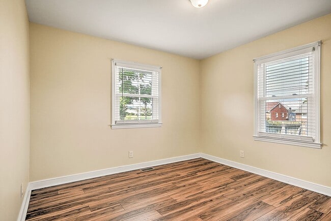 Building Photo - 2361 Hiwassee Dr