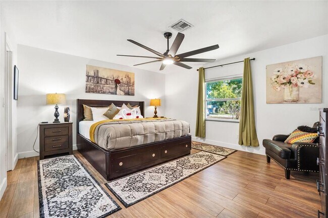 Building Photo - 1850 W Lake Brantley Rd