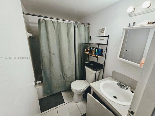 Building Photo - 8429 Forest Hills Dr