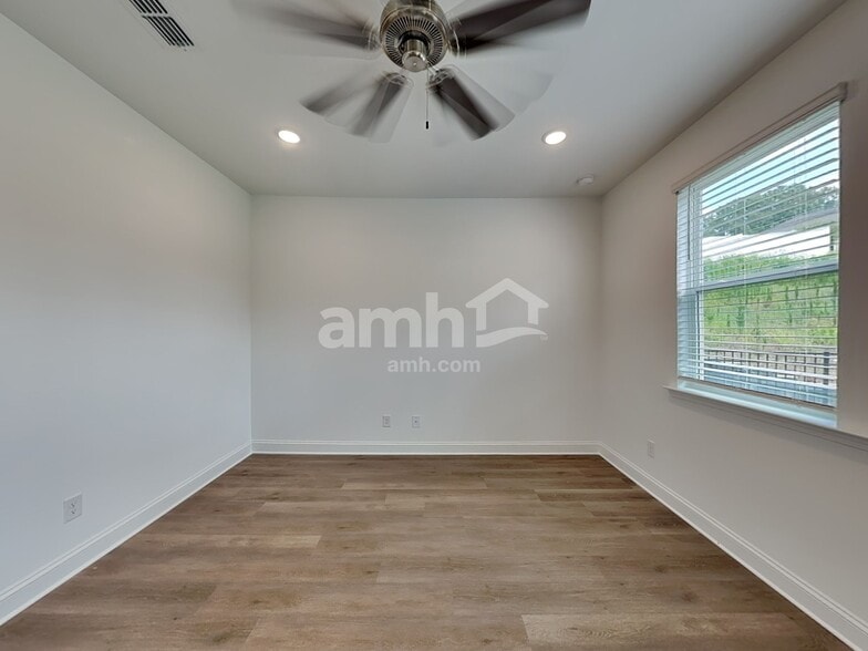Building Photo - 1011 Bevington Dr