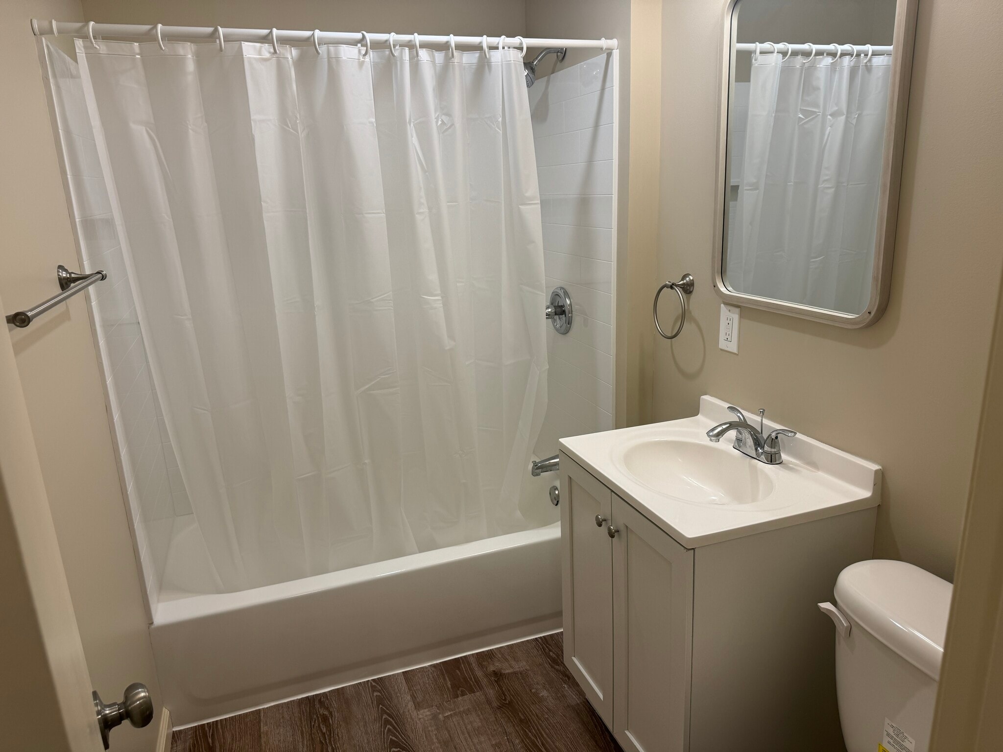 Building Photo - 4642 Bancroft Ave