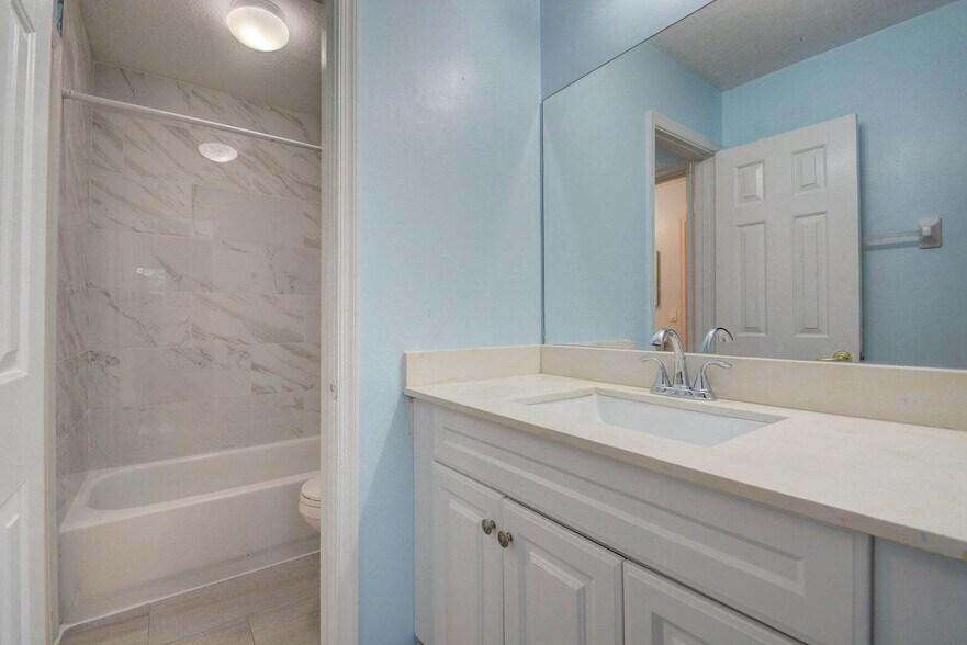 Building Photo - 1282 Pebble Ridge Ln