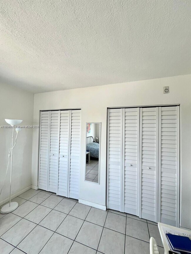 Building Photo - 8001 Crespi Blvd