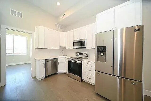 Building Photo - 1415 N 8th St