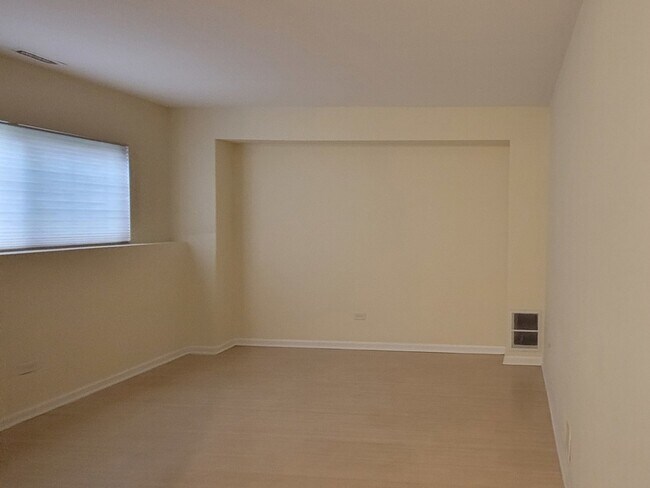 Building Photo - 18602 W Sterling Ct