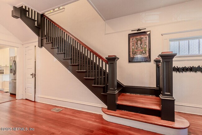 Building Photo - 1838 Silver St