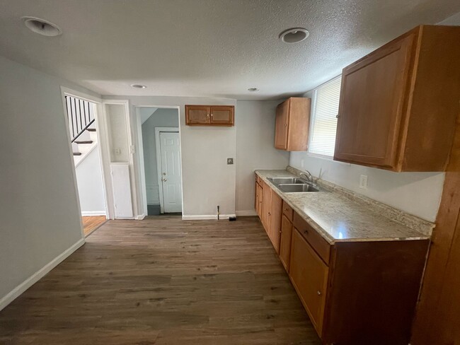 Building Photo - 15285 Hazelridge St