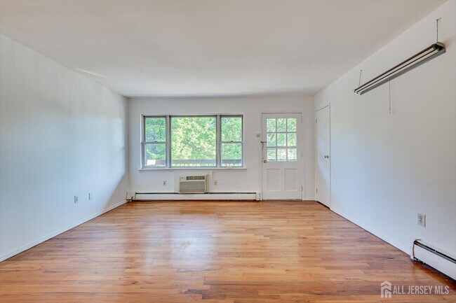 Building Photo - 55 Gill Ln