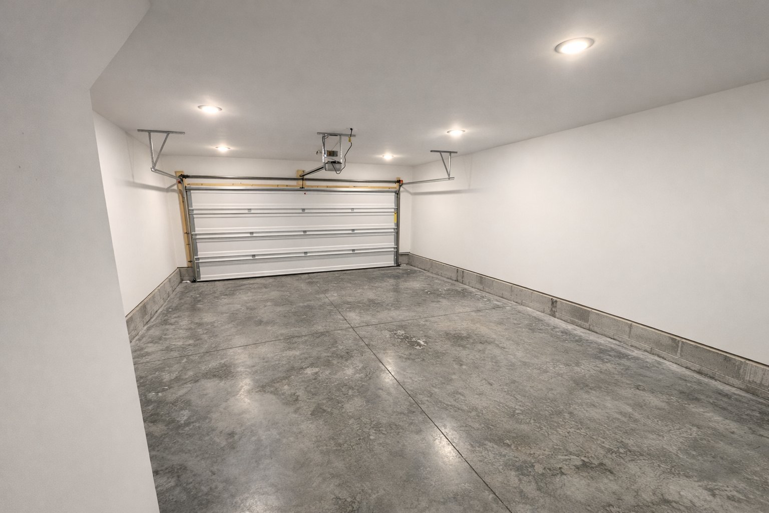 Building Photo - 2022 Maple Vw Ln