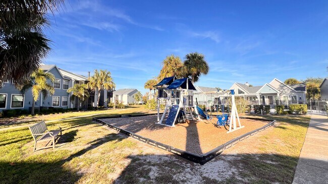 Building Photo - Cozy Casselberry Condo Available - Move In...