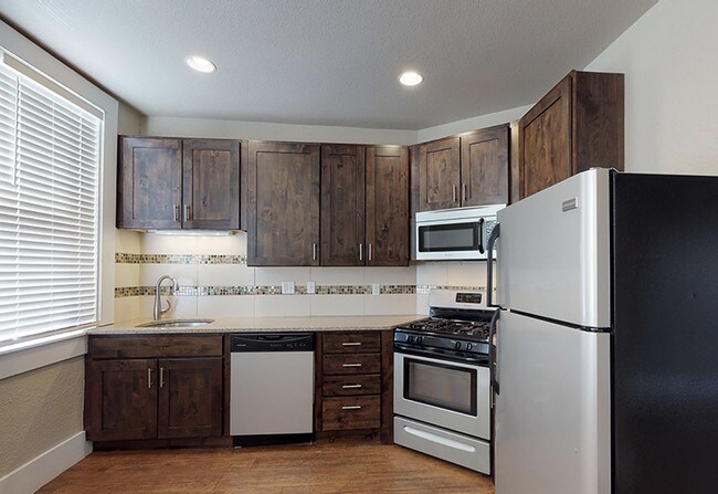Building Photo - Boutique Apartments